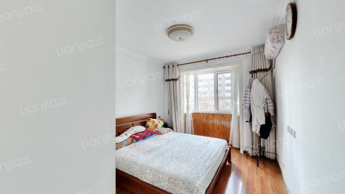 钻石广场 3室1厅 南 北-卧室C