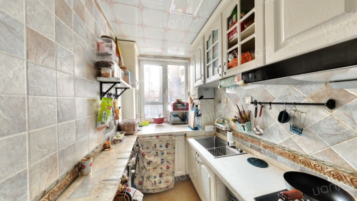 钻石广场 3室1厅 南 北-厨房