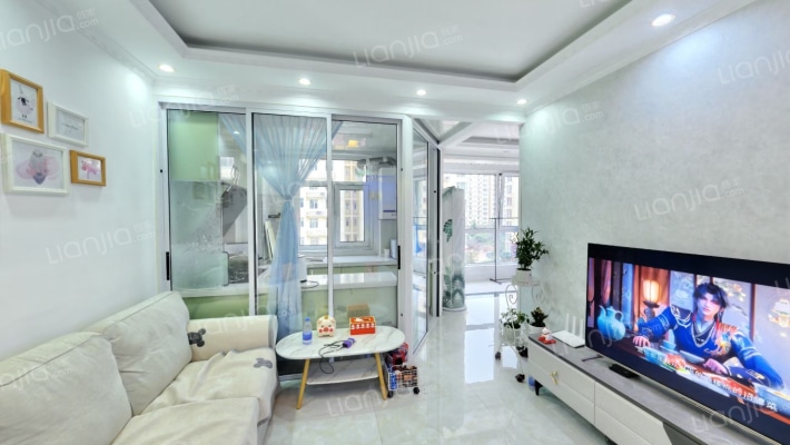 鸿盛凯旋门 1室1厅 南-客厅