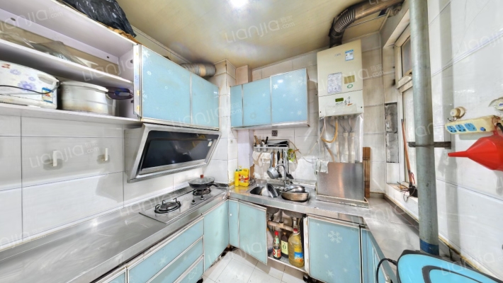 房本满二，正规两居室，中间楼层，采光好，带装修-厨房