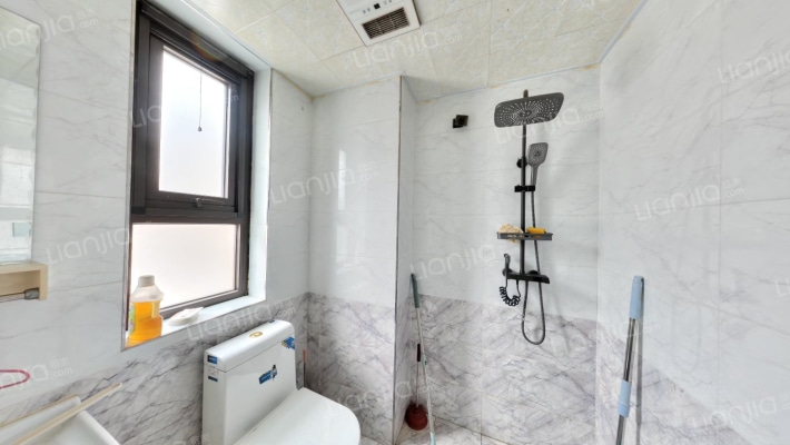 天伦湾一期样板间户型南北三居自住装修-卫生间