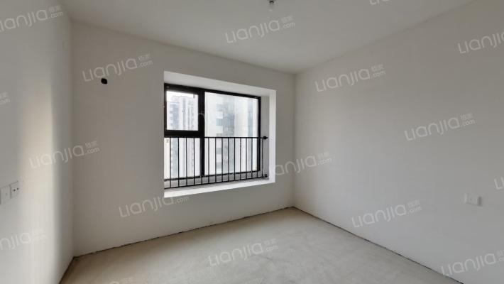 华远一期国企开发商，南北通透的双卫三居，宜居-卧室A