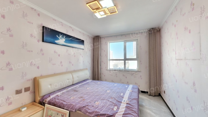 此房户型方正，中低楼层，毛坯房可塑空间大-卧室A