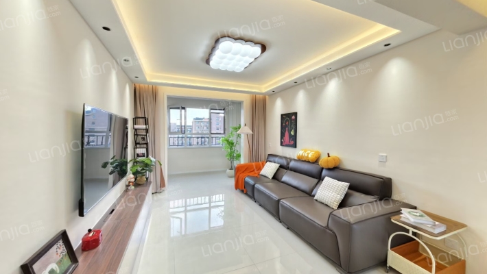 鹏渤印象城牛津花园 3室1厅 南 北-客厅