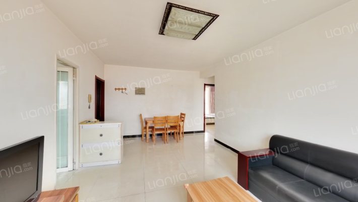 范阳路 开发区 双语 838车站 宏远裕隆两居出售-客厅