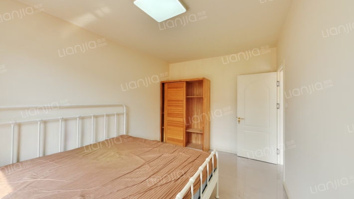 带院子，阳光充足，户型方正，全屋品牌，环保装修-卧室B