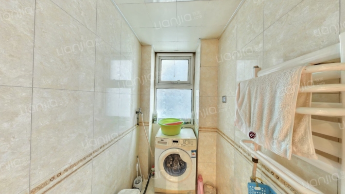 范阳路 电梯洋房 出门838 惠友八店 槐林菜市场-卫生间B