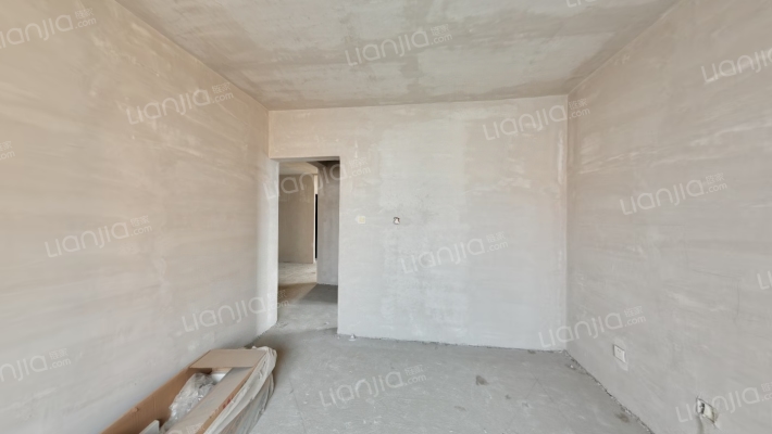 很好的一个三居室，配套齐全，你值得拥有-卧室C