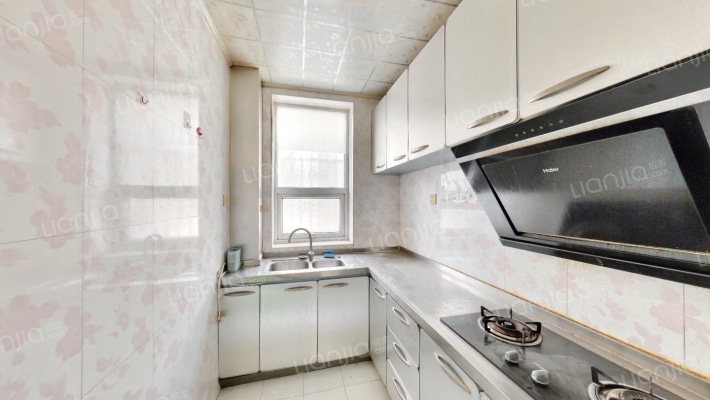 一层带小院，南北通透两居室，有装修，拎包入住-厨房