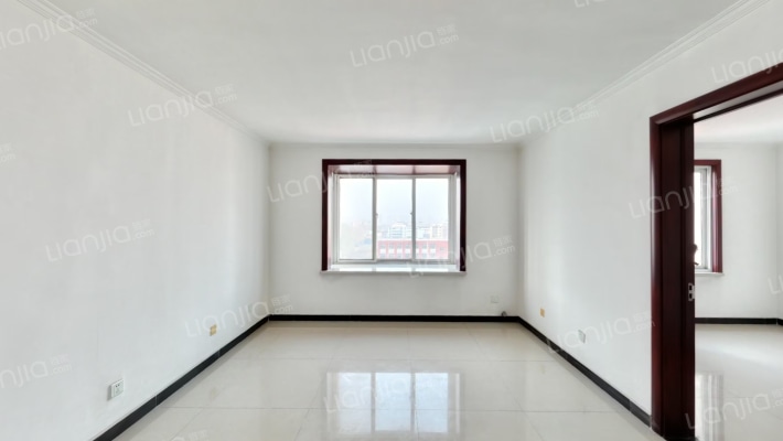 房本满二，精装修好楼层，看房提前约-客厅