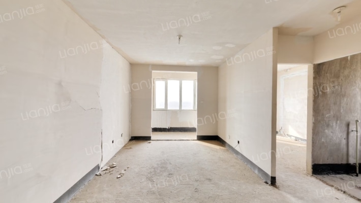 水岸花城，一线河景美宅，标准现房，即买即住-客厅