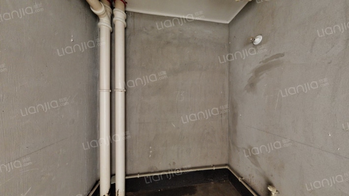 水岸花城，一线河景美宅，标准现房，即买即住-卫生间