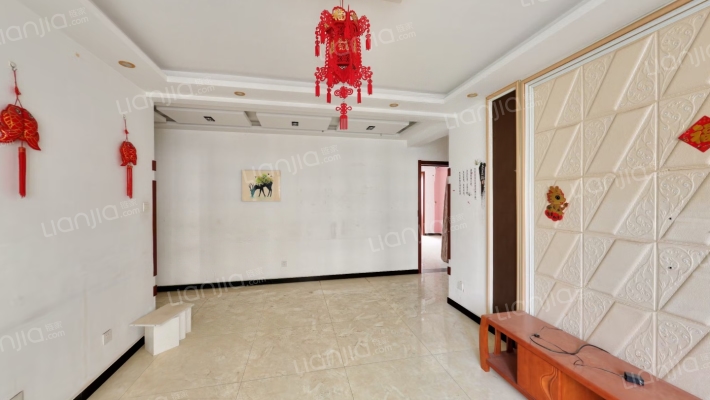 水岸花城，一线河景美宅，标准现房，即买即住-客厅