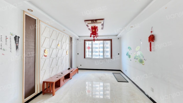 水岸花城，一线河景美宅，标准现房，即买即住-客厅