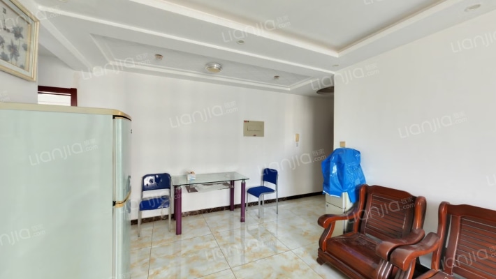 水岸花城 2室1厅 南 北-客厅