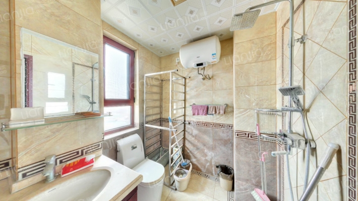 838沿线，70年大产权，精装修-卫生间