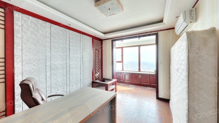 838沿线，70年大产权，精装修-卧室A