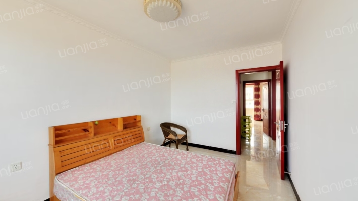 大社区，集体供暖，小区绿化优美，交通便利-卧室A