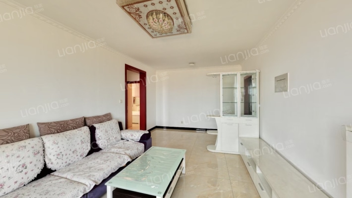 大社区，集体供暖，小区绿化优美，交通便利-客厅