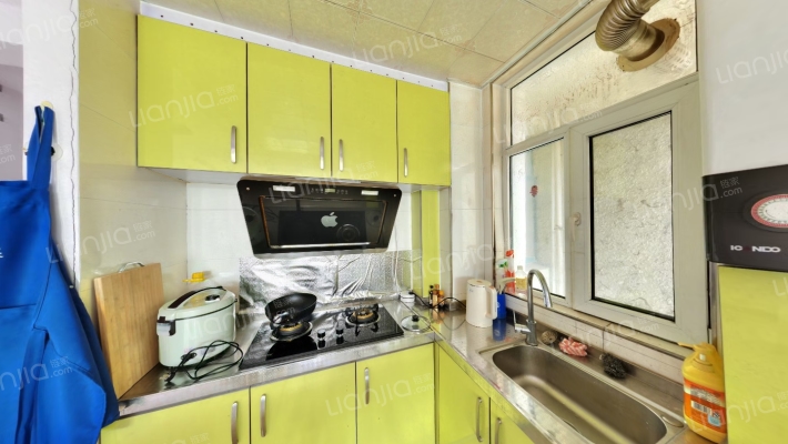 房子属于联合地产开发的两居好楼层-厨房