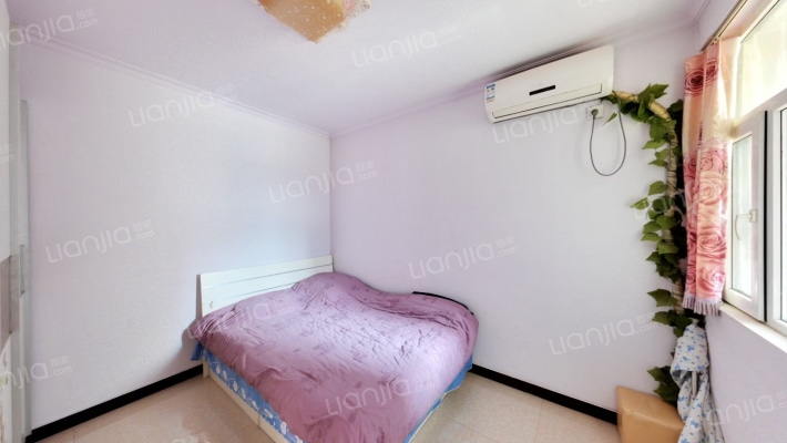 房子属于联合地产开发的两居好楼层-卧室A