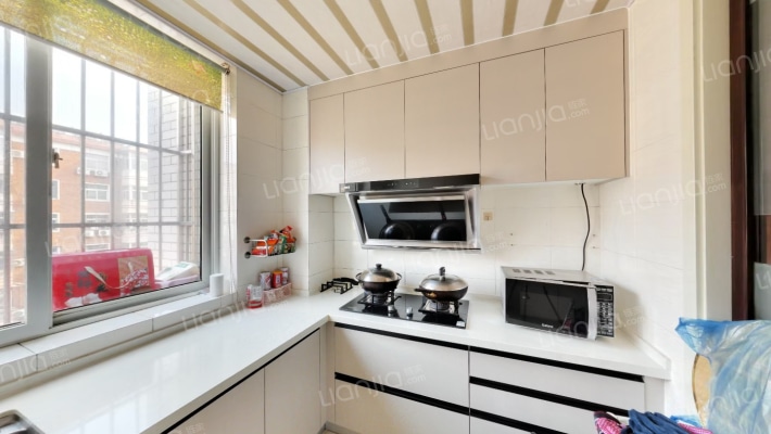 南北双通透户型 全天采光无遮挡，明厨明卫-厨房