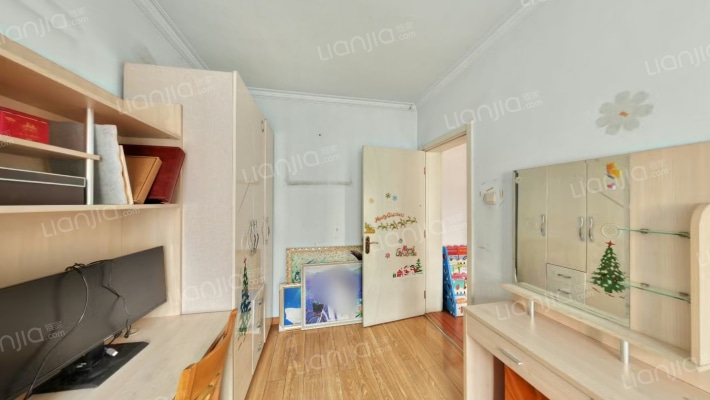 南北双通透户型 全天采光无遮挡，明厨明卫-卧室A