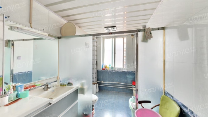 南北双通透户型 全天采光无遮挡，明厨明卫-卫生间A