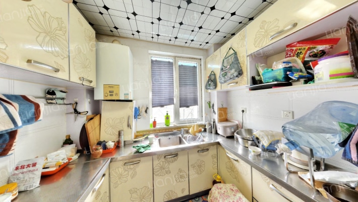 范阳路豪庭精装南北通透三居，本满五年。-厨房