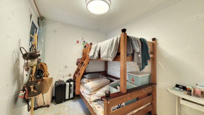 狮子城精装两居。税费低，小区配套齐全-卧室A