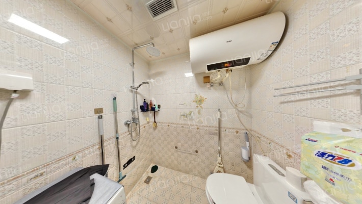 狮子城精装两居。税费低，小区配套齐全-卫生间