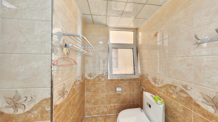 新社区小区环境好，园林式绿化，人车分流，配套齐全-卫生间A