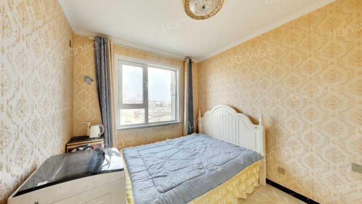 南北通透三居 自住标准精装 采光好 视野好 交通便利-卧室A