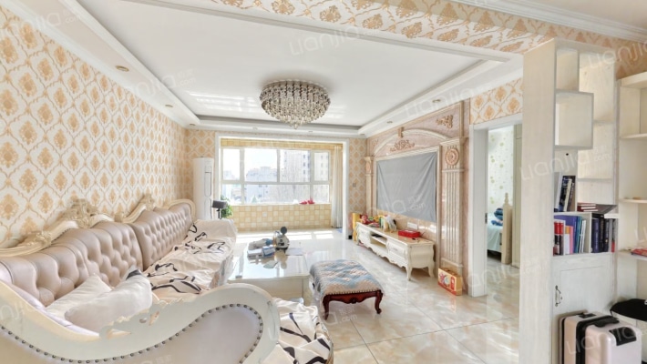 南北通透三居 自住标准精装 采光好 视野好 交通便利-客厅