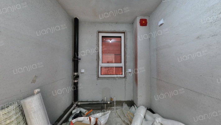 一梯两户，南北通透三居，双卫，有车位，到时候在商量-厨房