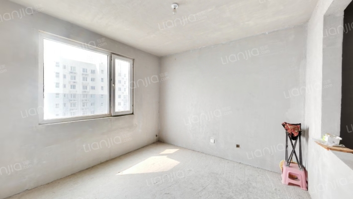 翔天万和城楼层采光好，无遮挡，毛坯房,满二。-卧室