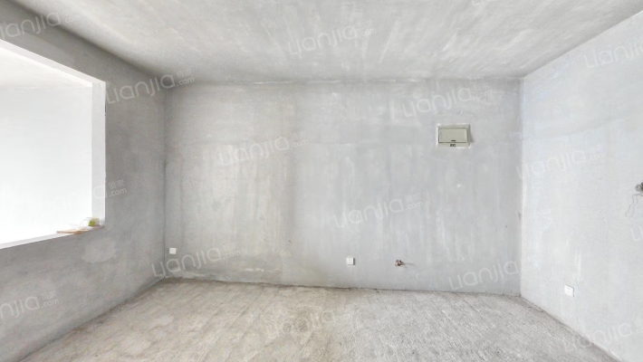 翔天万和城楼层采光好，无遮挡，毛坯房,满二。-客厅