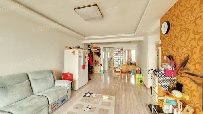 物探局社区，集中供暖，南北通透-客厅