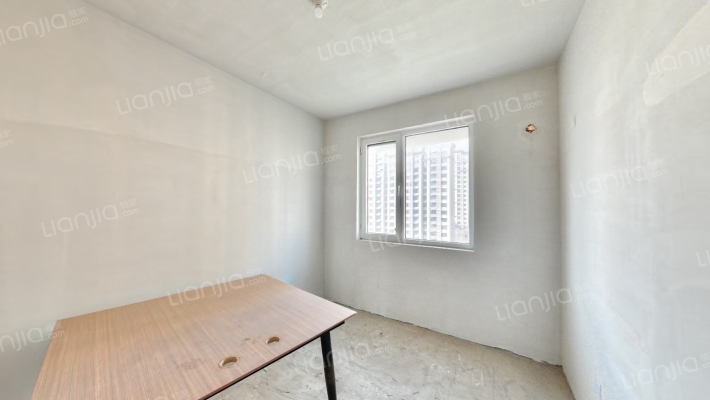 印象城，大社区，南北通透，双明卫大三居，中间楼层-卧室C