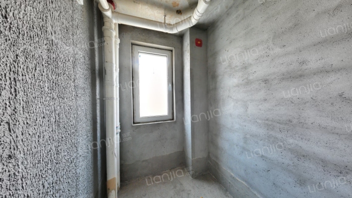 印象城，大社区，南北通透，双明卫大三居，中间楼层-卫生间A