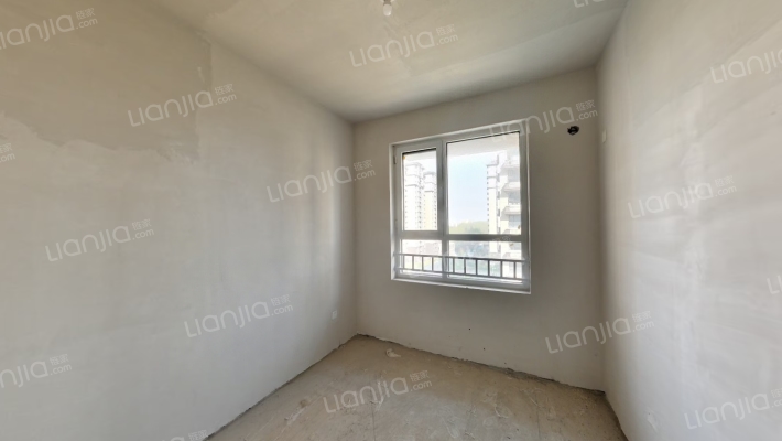 印象城，大社区，南北通透，双明卫大三居，中间楼层-卧室B