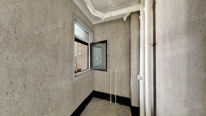 华融现代城 3室1厅 南 北-卫生间