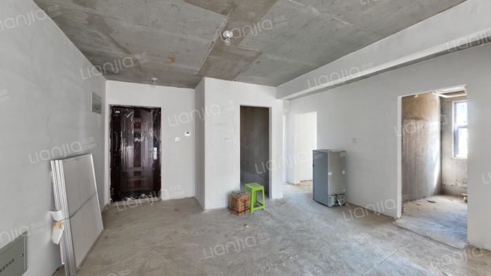 本房子格局不错 南北通透的三居室 全天采光无遮挡-客厅