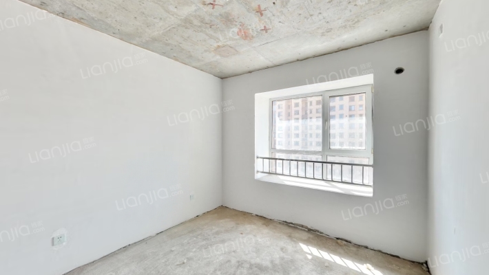 本房子格局不错 南北通透的三居室 全天采光无遮挡-卧室C