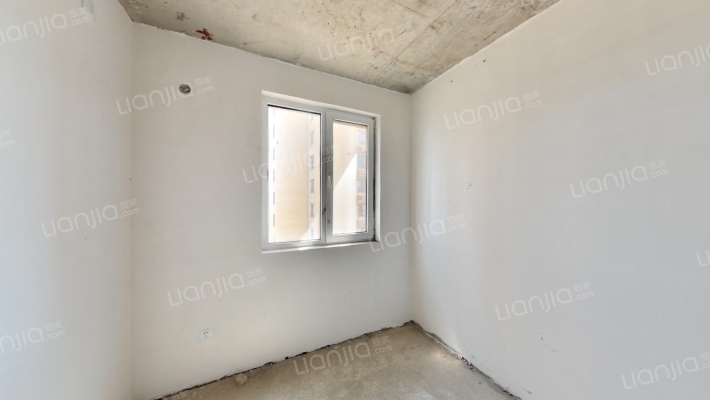 本房子格局不错 南北通透的三居室 全天采光无遮挡-卧室B