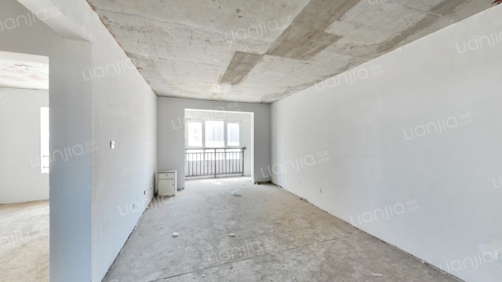 本房子格局不错 南北通透的三居室 全天采光无遮挡-客厅