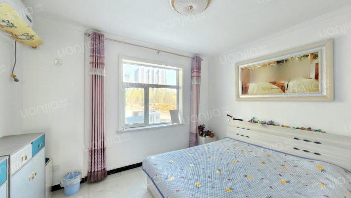 鸿盛凯旋门 2室2厅 南 北-卧室A