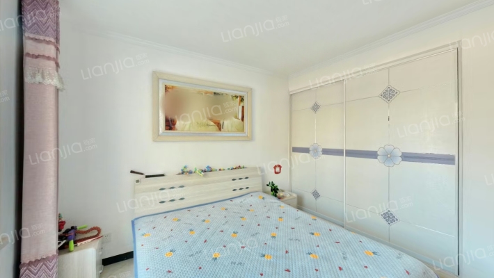 鸿盛凯旋门 2室2厅 南 北-卧室A