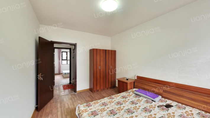 出售牛津南北通透三居中高楼层无遮挡简装可拎包入住-卧室A