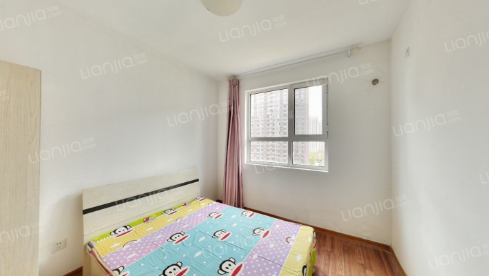 出售牛津南北通透三居中高楼层无遮挡简装可拎包入住-卧室C